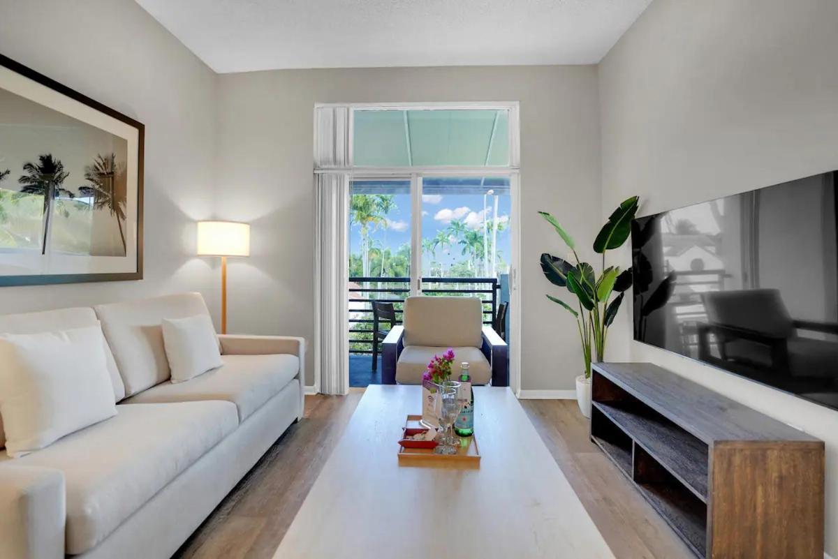 Dharma Home Suites Dania Beach At Sheridan Ocean Club ภายนอก รูปภาพ