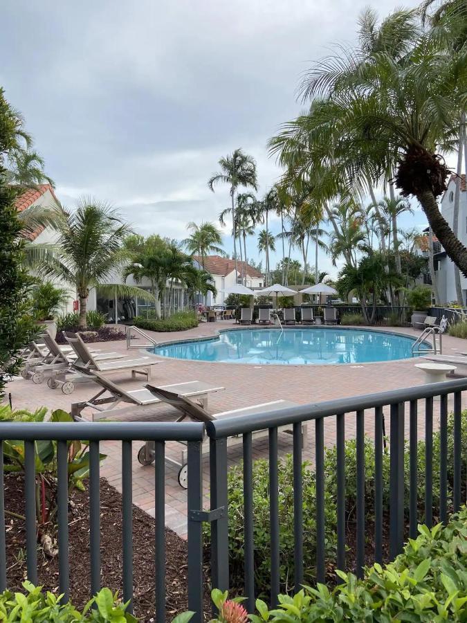 Dharma Home Suites Dania Beach At Sheridan Ocean Club ภายนอก รูปภาพ