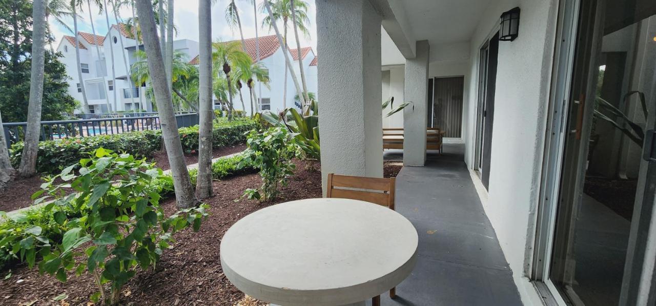 Dharma Home Suites Dania Beach At Sheridan Ocean Club ภายนอก รูปภาพ