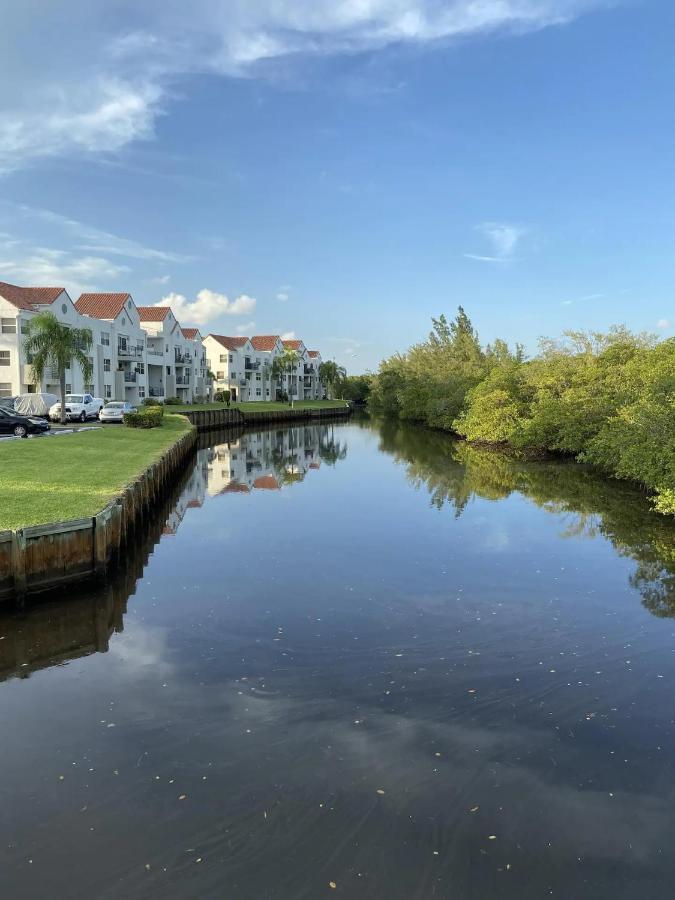 Dharma Home Suites Dania Beach At Sheridan Ocean Club ภายนอก รูปภาพ