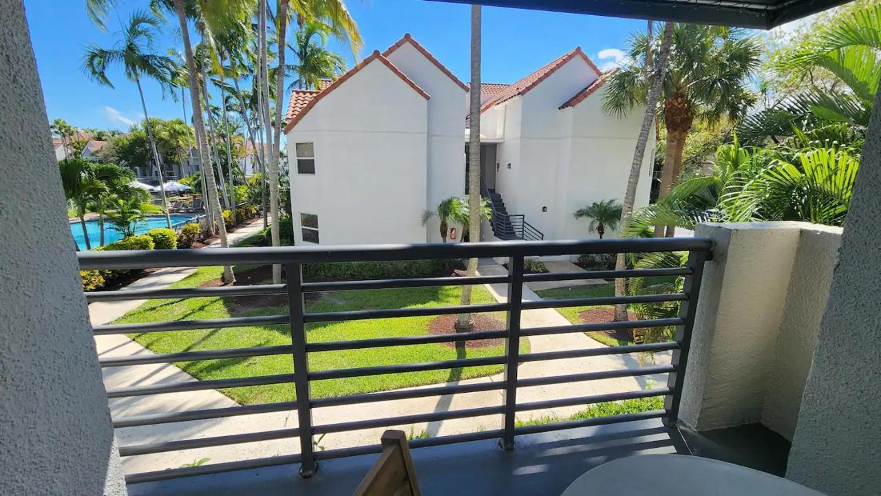 Dharma Home Suites Dania Beach At Sheridan Ocean Club ภายนอก รูปภาพ