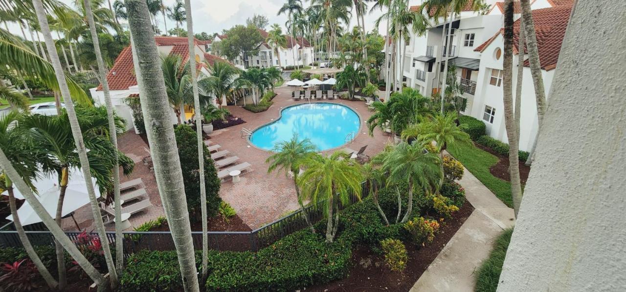 Dharma Home Suites Dania Beach At Sheridan Ocean Club ภายนอก รูปภาพ
